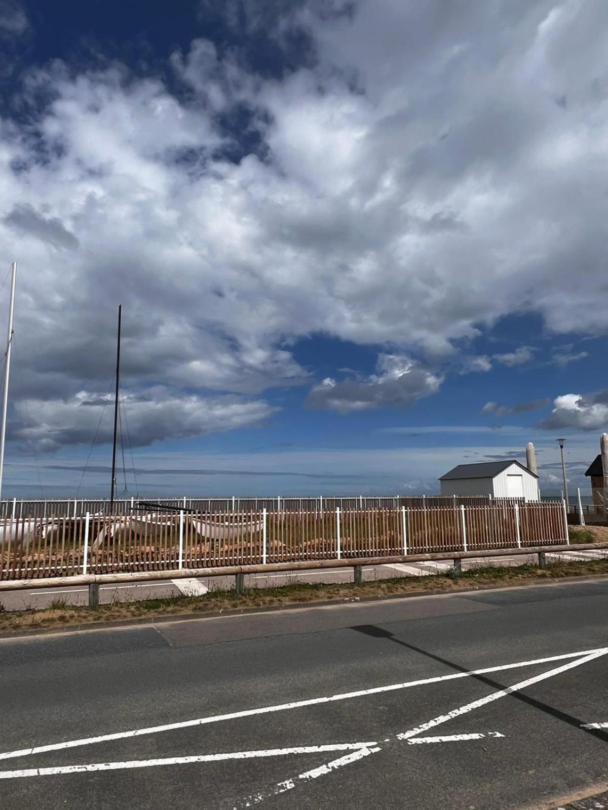 Un Coin Paisible En Front De Mer Βίλα Ouistreham Εξωτερικό φωτογραφία